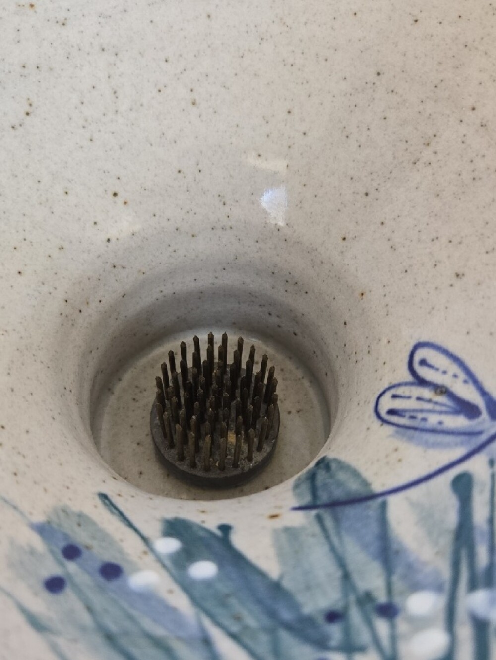 Great Bay Pottery Dragonfly Design Ikebana Flower Frog Vase - Picture 7 of 12
